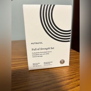 NIB Nutrafol Full of Strength Set Shampoo & Conditioner